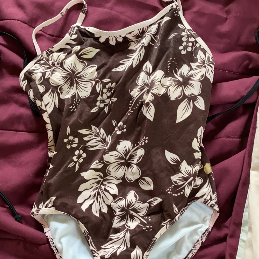 Girl’s one piece swimsuit